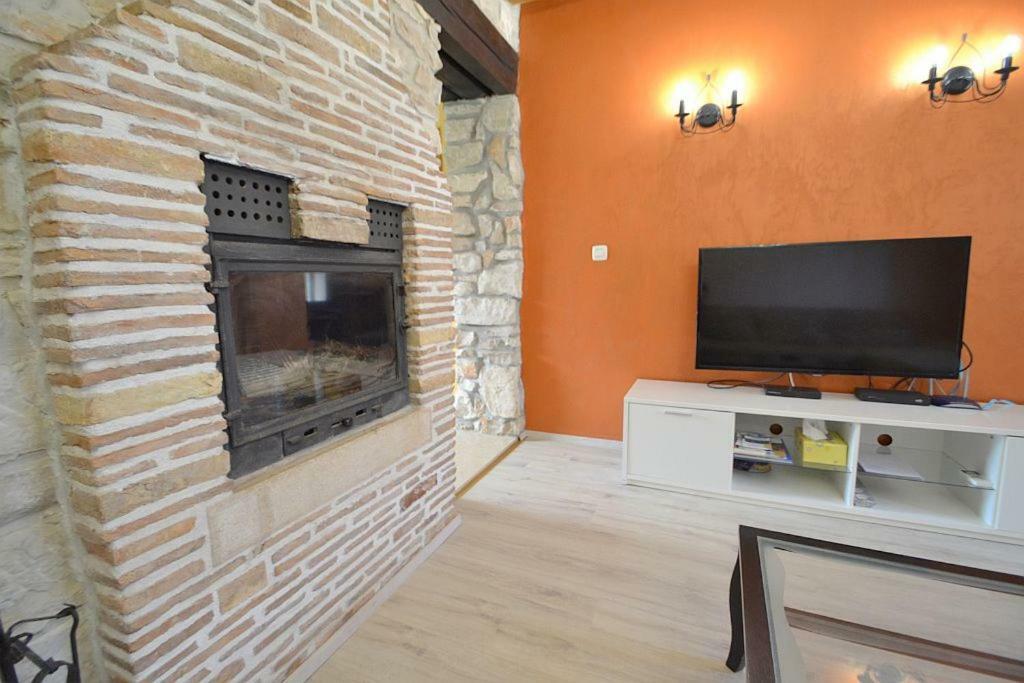 Villa Giardin Новиград Екстериор снимка