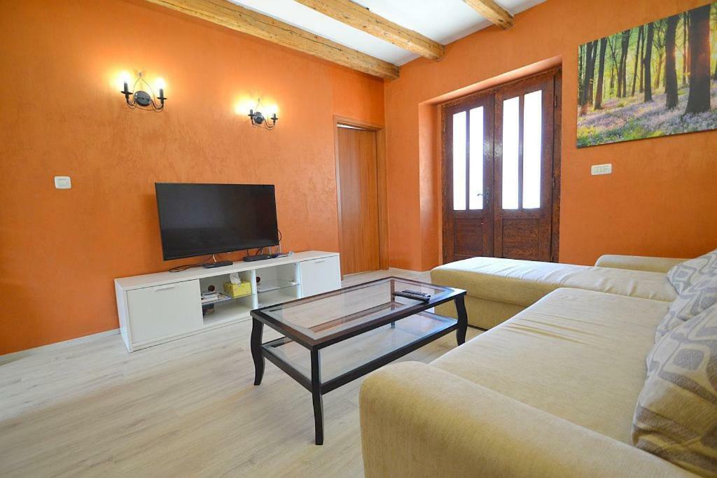 Villa Giardin Новиград Екстериор снимка